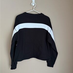 Askya black and White Sweatshirt